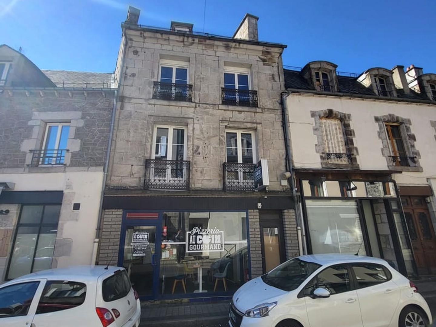Immeuble à vendre - 6 pièces - 150m2 - Riom-Ès-Montagnes (15400)