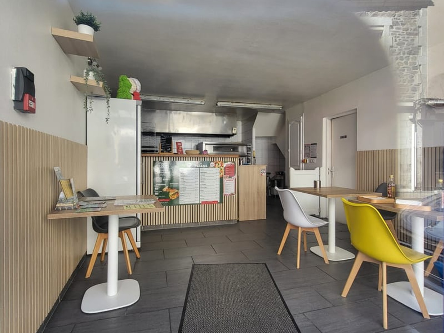 Immeuble à vendre - 6 pièces - 150m2 - Riom-Ès-Montagnes (15400)