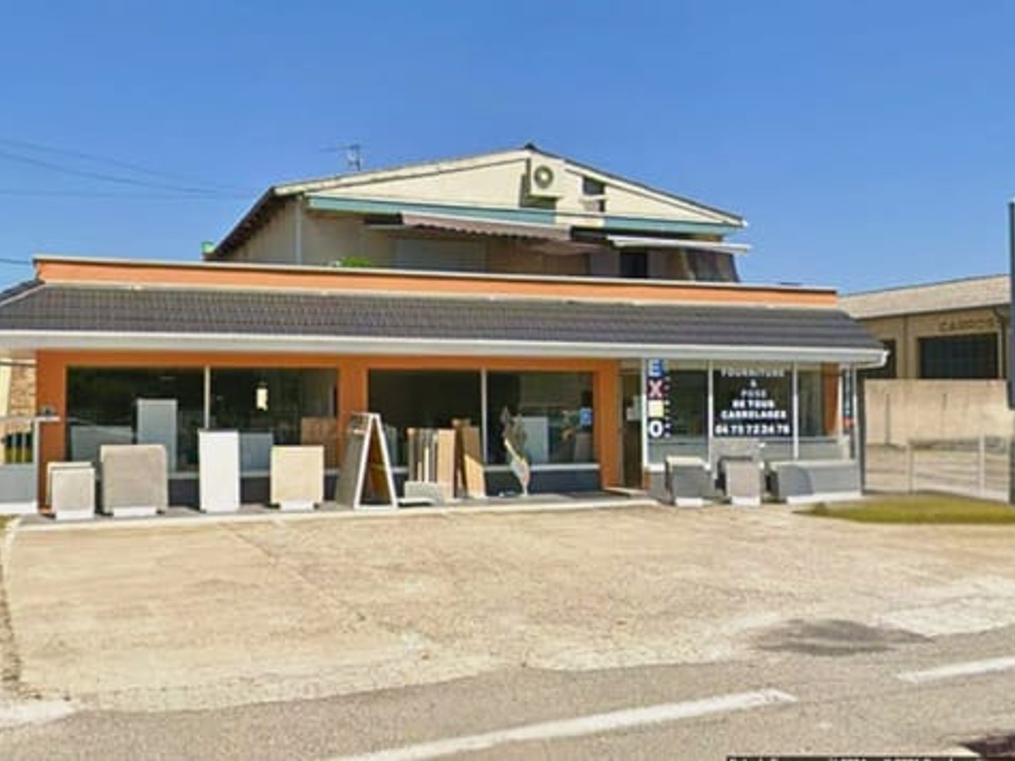 SHOWROMM, BUREAUX, STOCKAGE