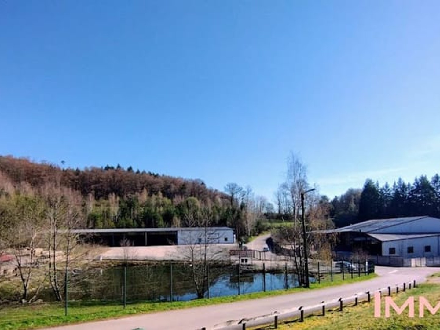 Local 1500 m²