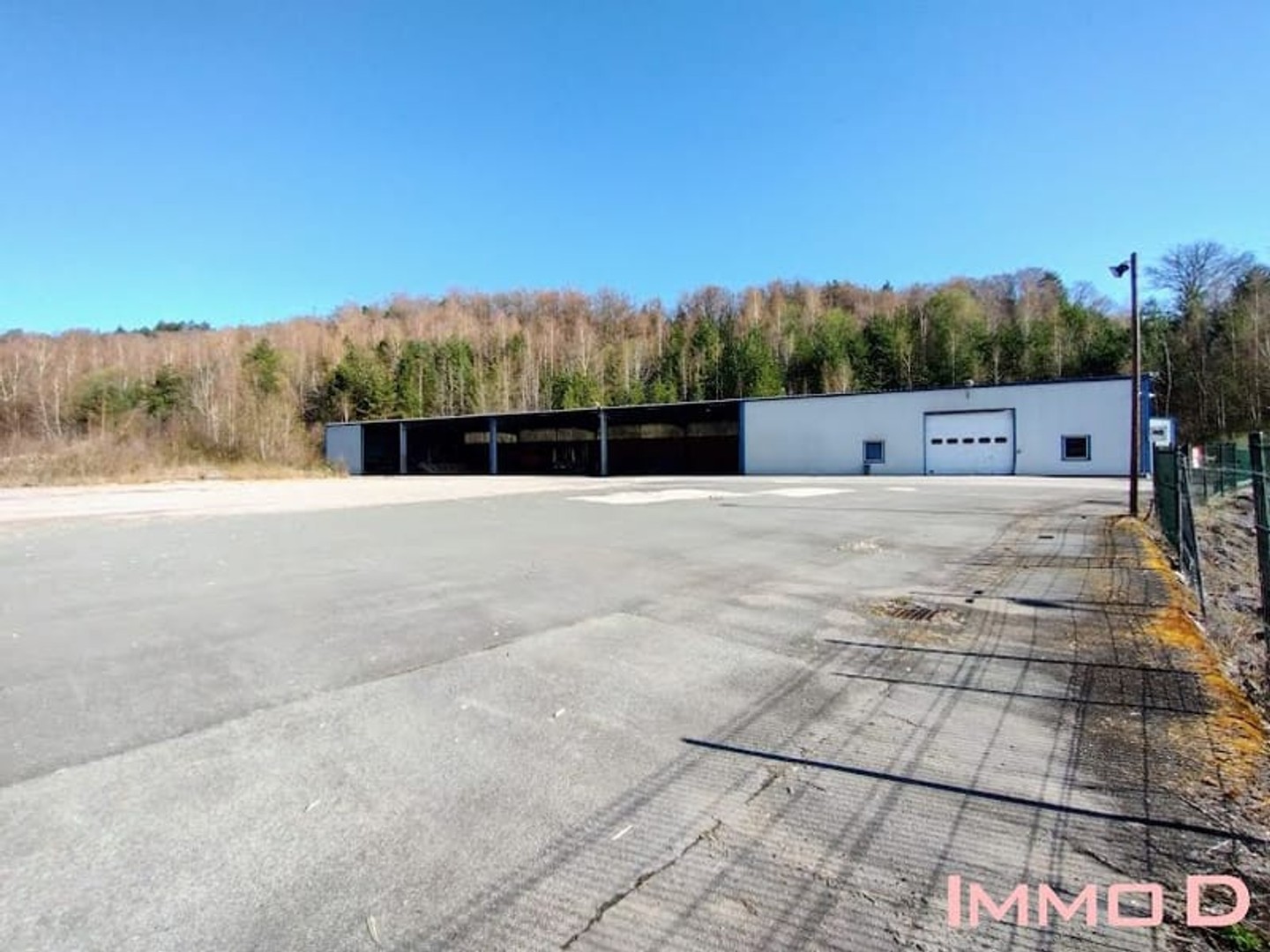 Locaux à vendre - 1500m2 - Docelles (88460)