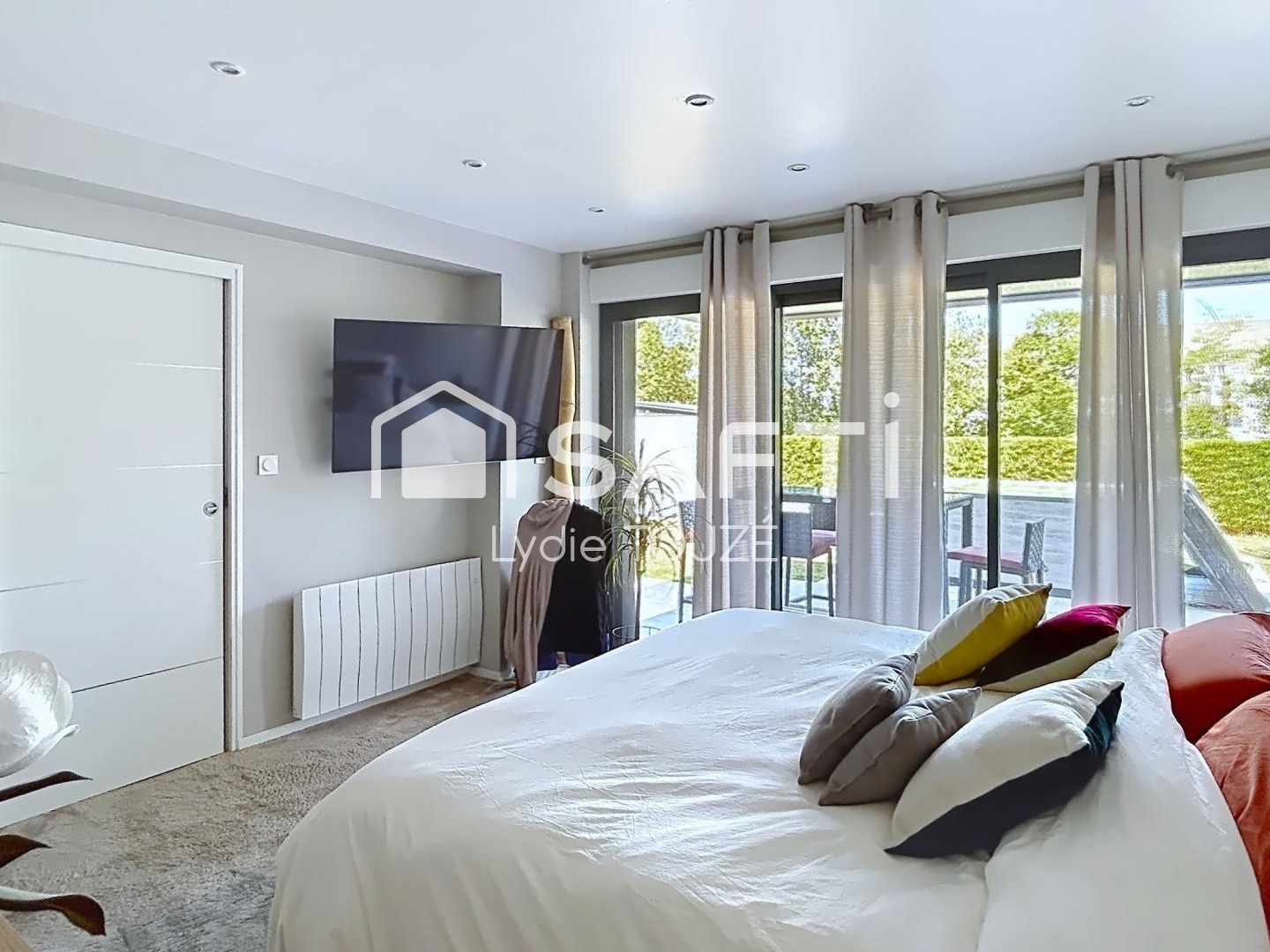 Maison spacieuse de 245 m2 - 5 chambres - Tourlaville