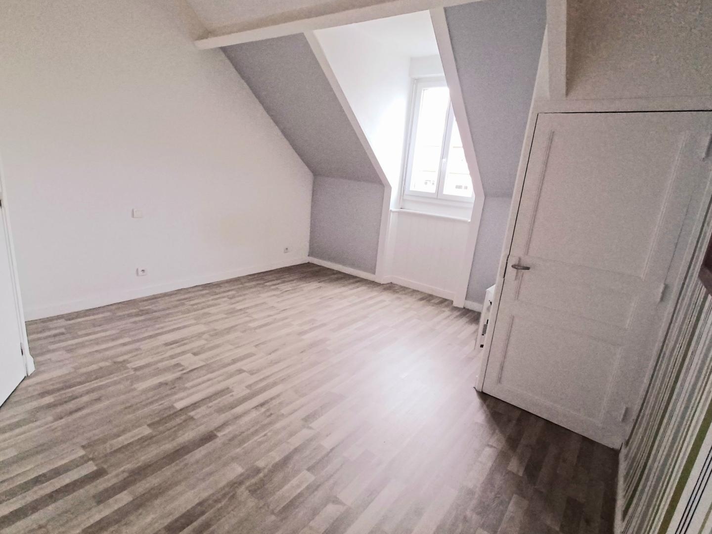 Appartement T1 dans bâtiment de caractère. Idéal investisseur
