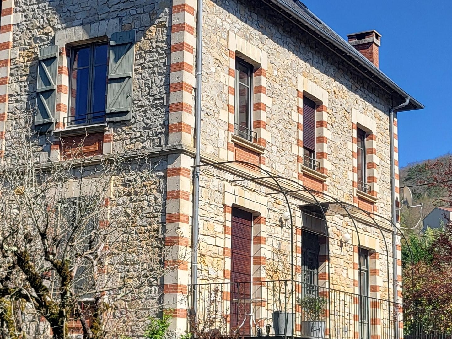 Maison à vendre - 10 pièces - 225m2 - Saint-Antonin-Nob... (82140)