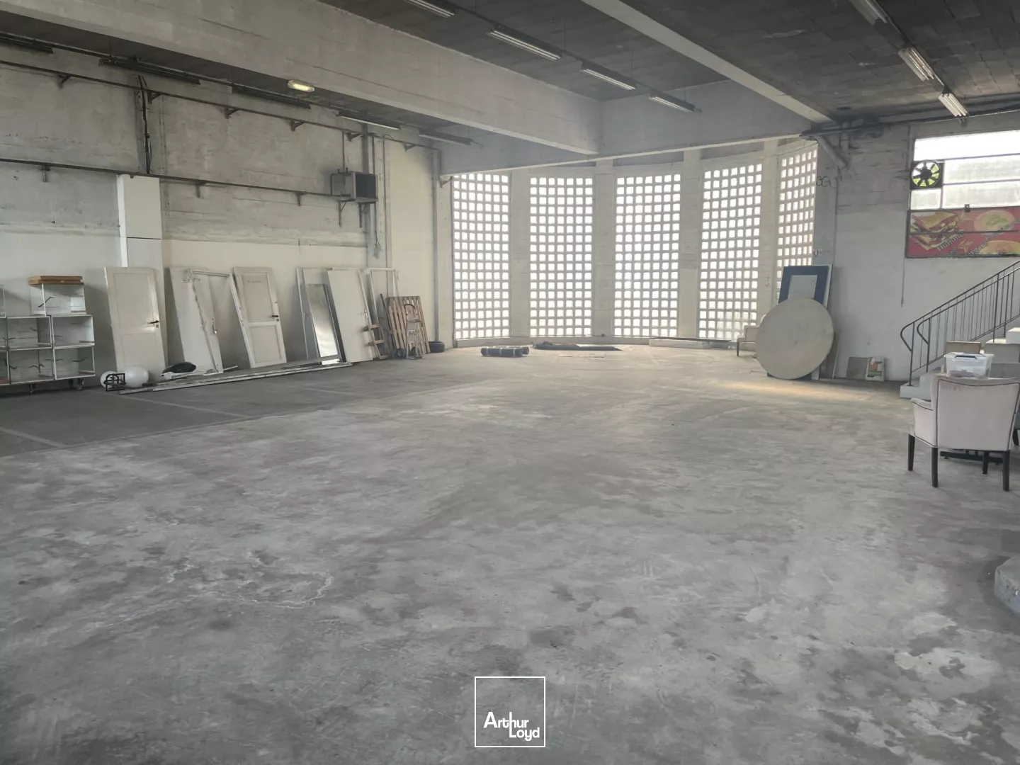 Locaux à vendre - 811m2 - Beauvais (60000)