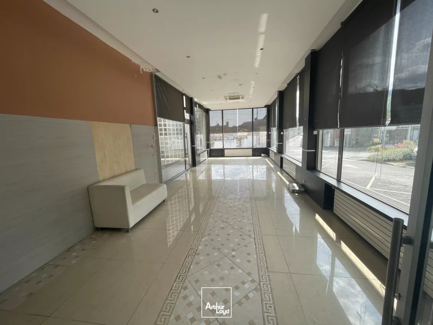 Locaux à vendre - 811m2 - Beauvais (60000)