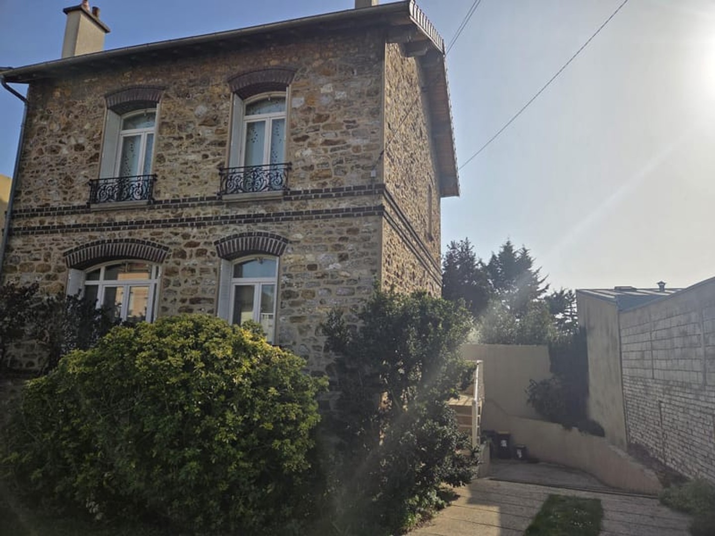 Maison Meulière de caractère avec terrasse et jardin Secteur Gare de Pierrefitte/Stains