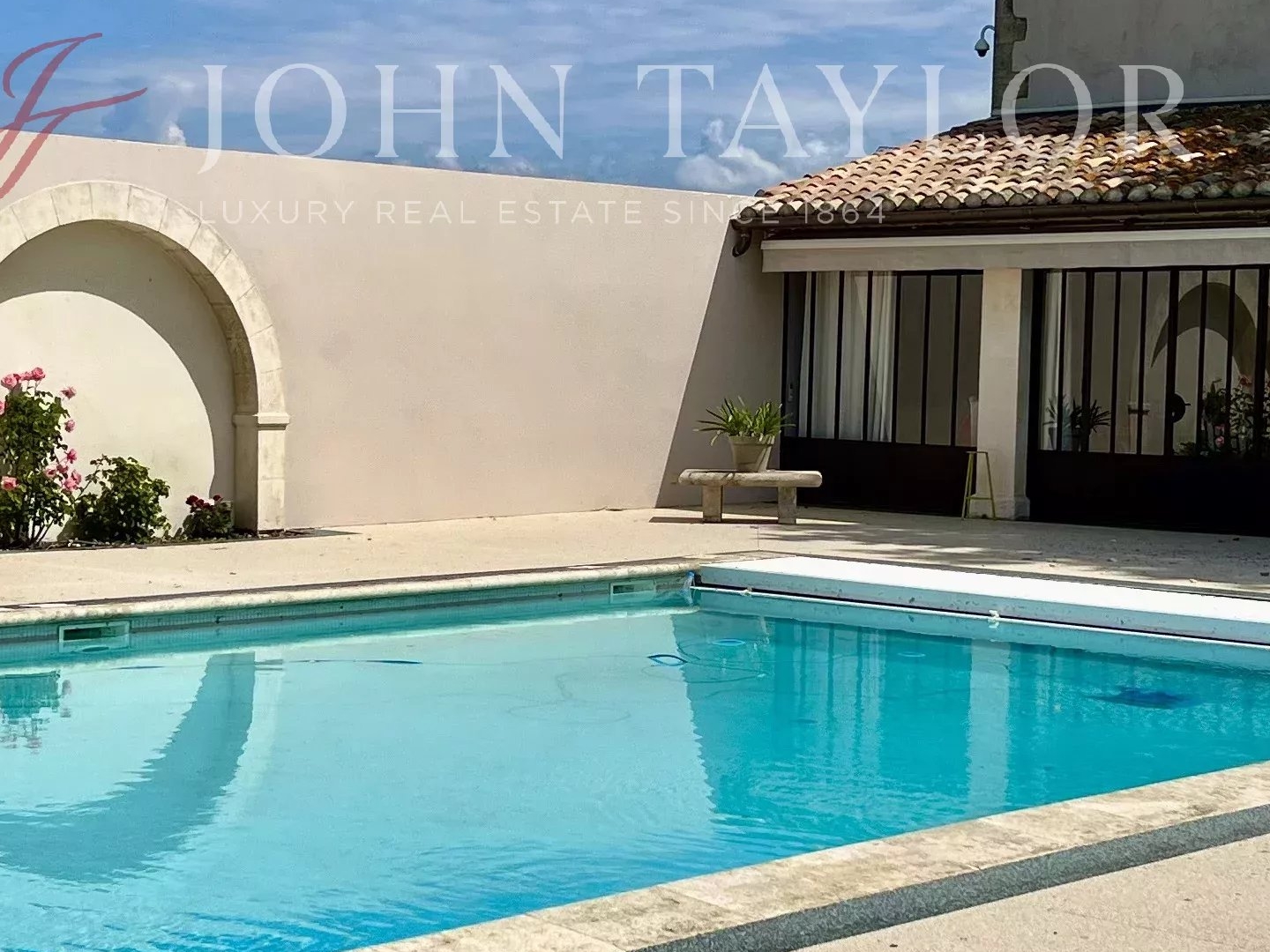 Maison à vendre - 11 pièces - 391m2 - L'isle-Sur-La-Sorgue (84800)