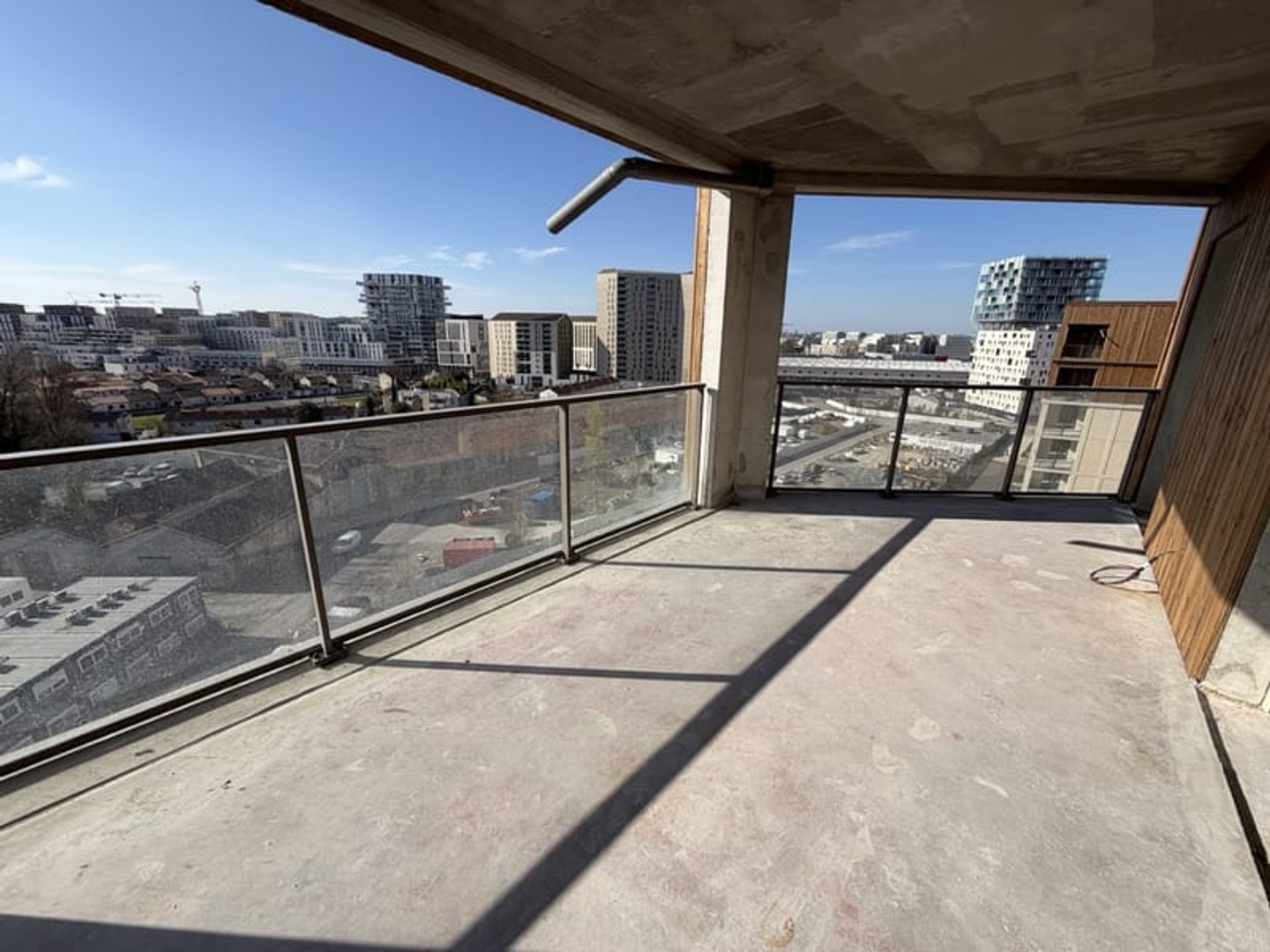 Dernier étage - Terrasse - Parking - Notaire réduit