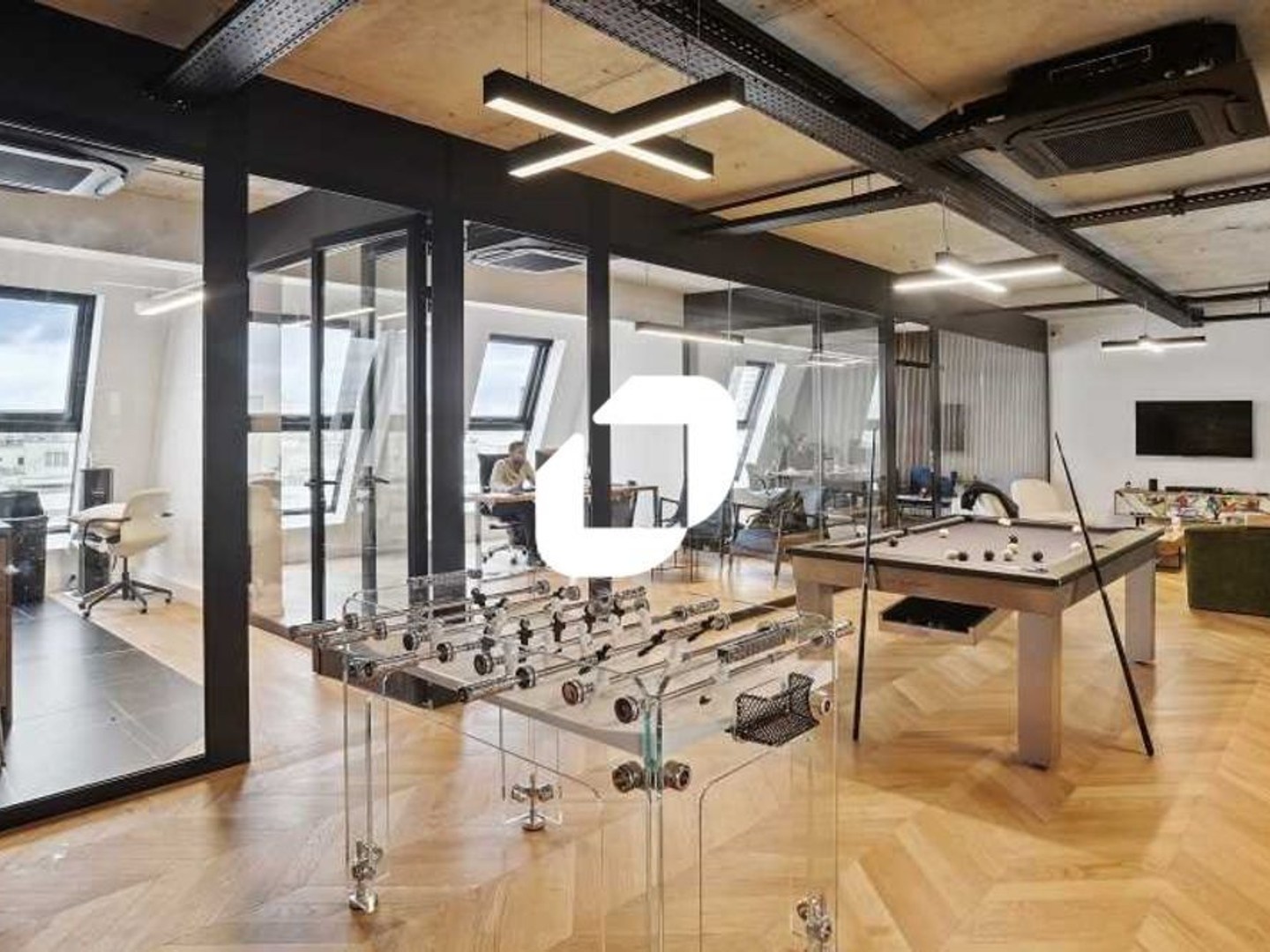 Bureaux - A VENDRE - 671 m² divisibles à partir de 132 m²