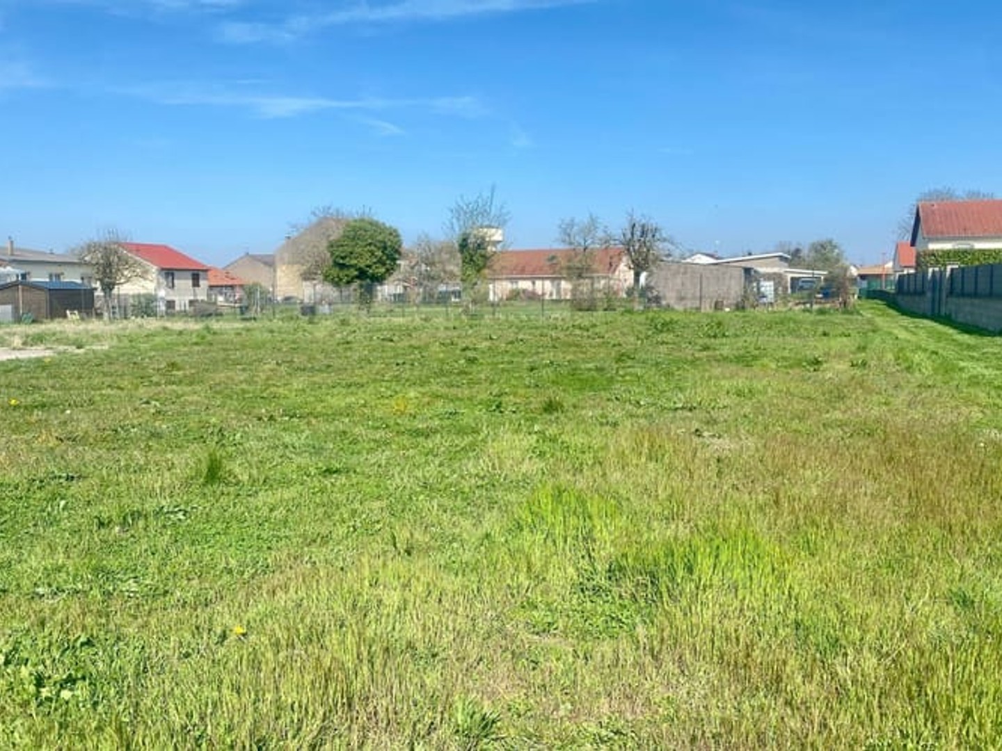 Terrain 697 m²
