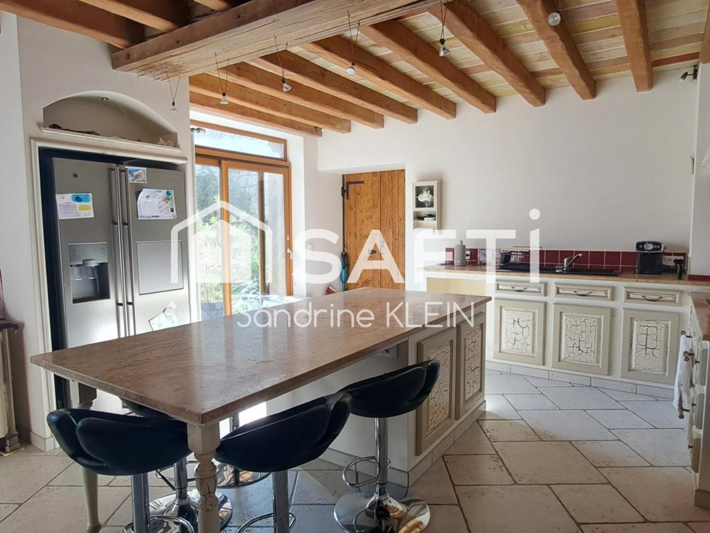 Authentique corps de ferme, 5 pièces avec dépendances, terrain de 3735 m²