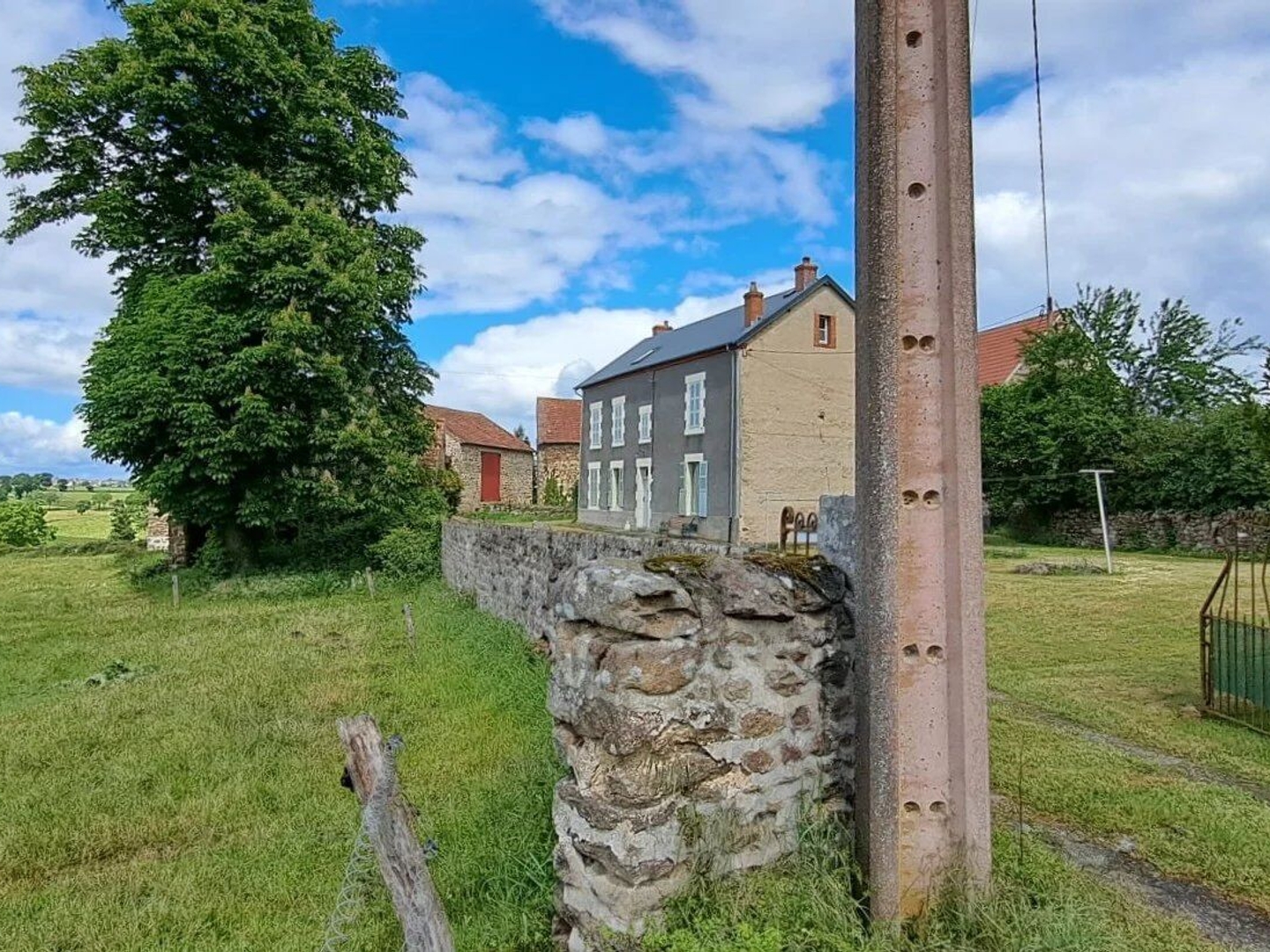 Maison à vendre - 6 pièces - 132m2 - Chambonchard (23110)
