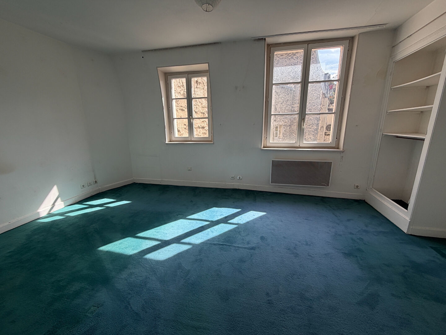 Appartement 3 pièces à fort potentiel FAUBOURG SAINT ANTOINE