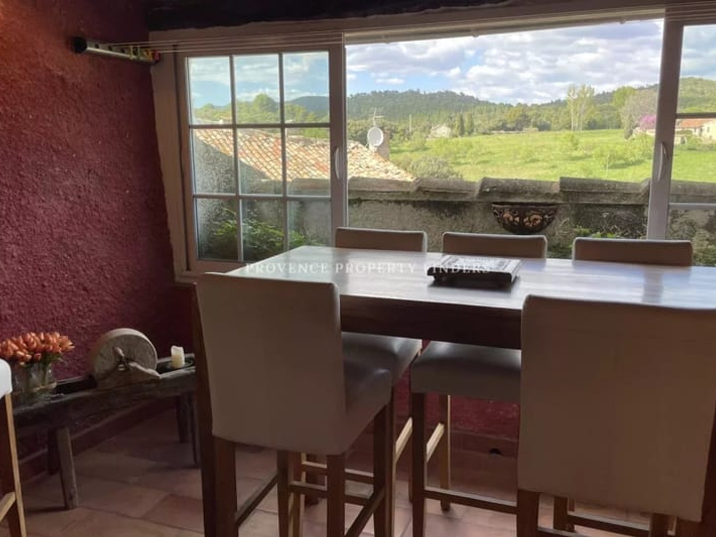 Charmante maison de village au coeur de Tourtour avec atelier indépendant