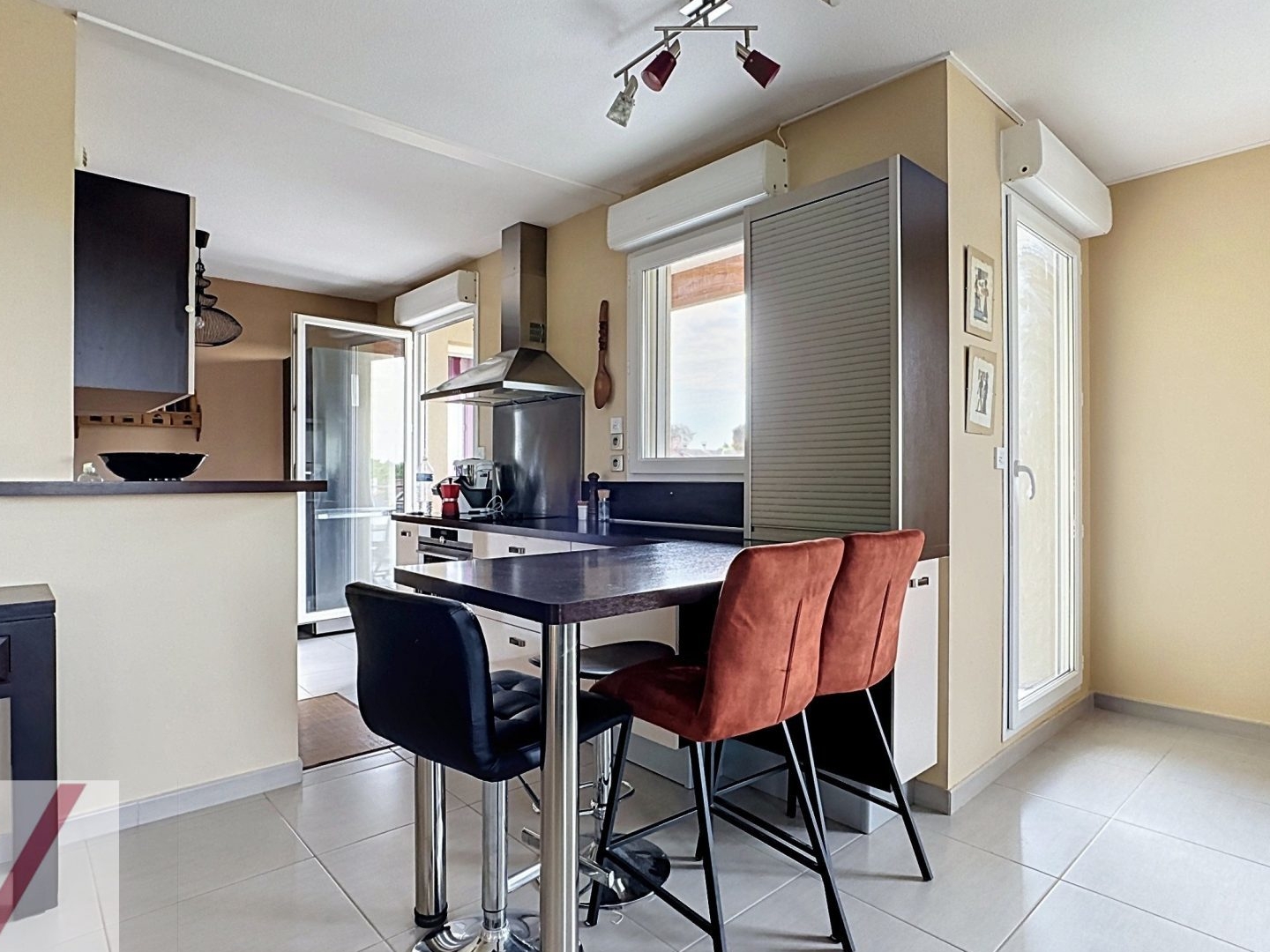 SUPERBE APPARTEMENT T4 AVEC BACLON