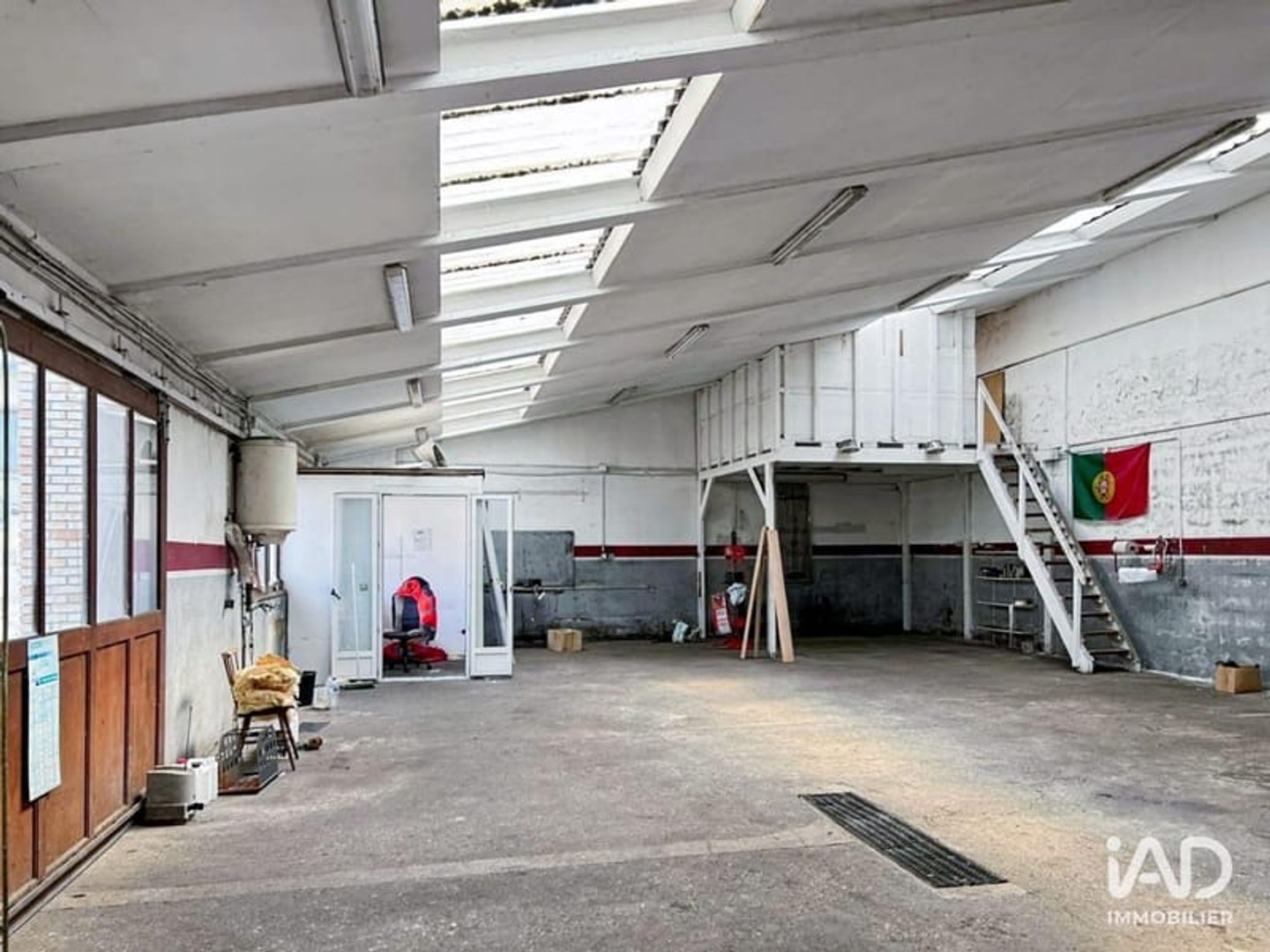 Immeuble commercial 450 m²