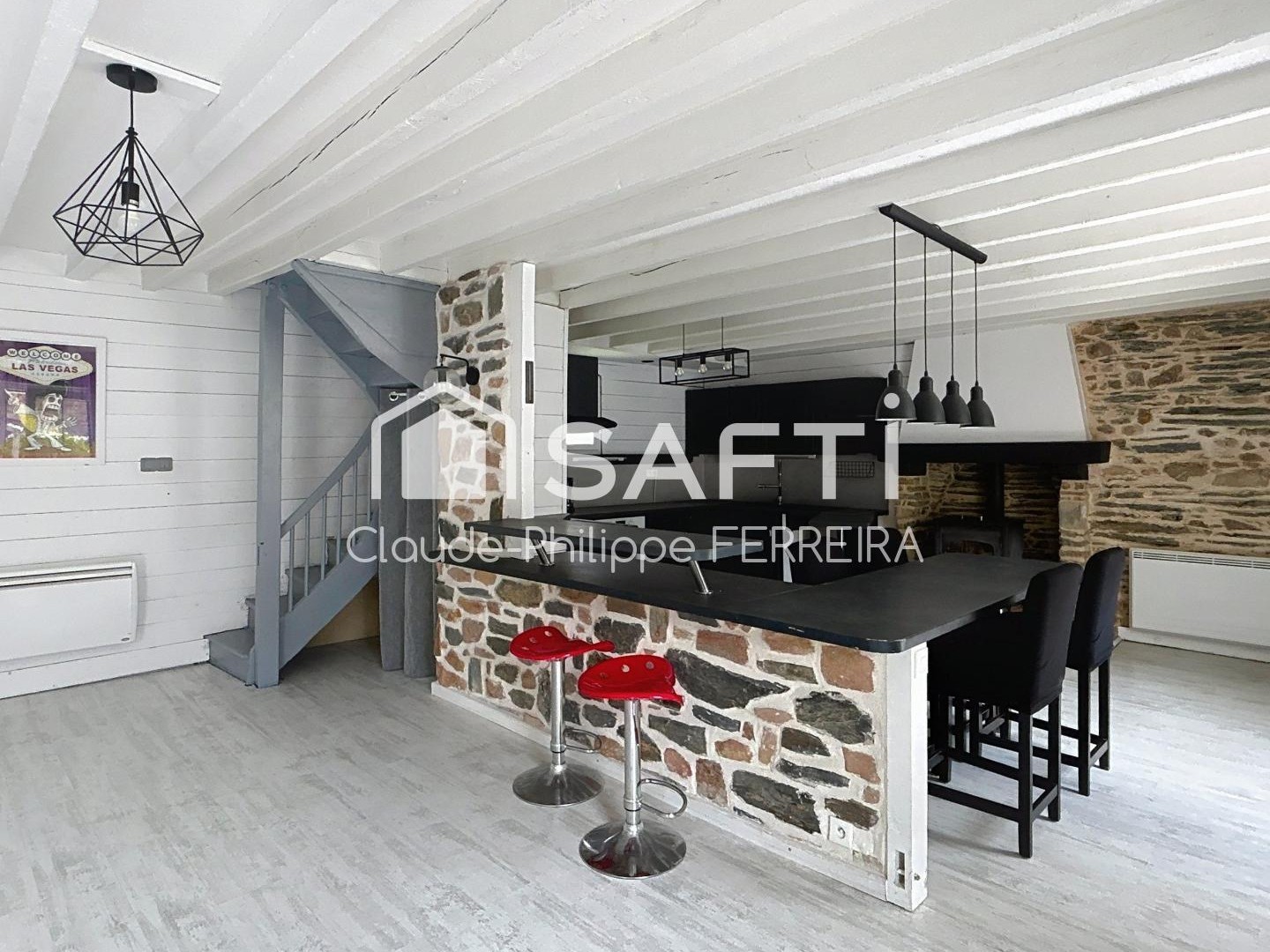Charmante Maison 125m2 et son grand garage en pierre