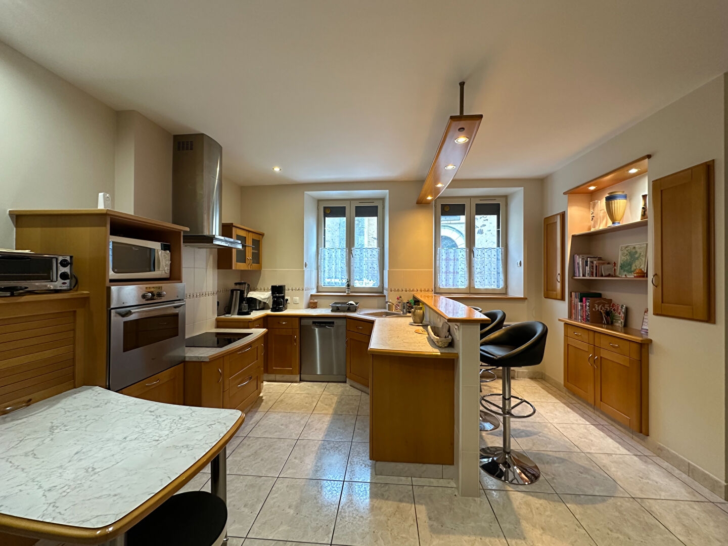 Maison à vendre - 7 pièces - 250m2 - Yvré-Le-Pôlin (72330)