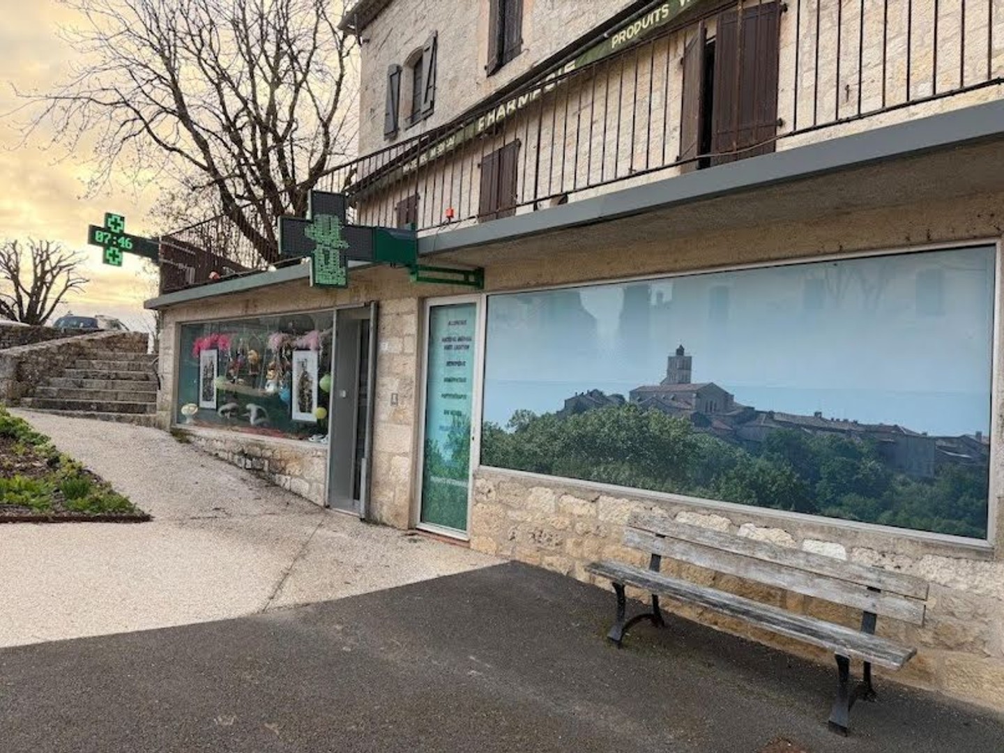 Local 3 pièces 94 m²