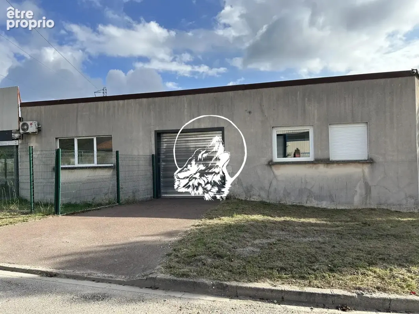 Magasin à vendre - 834m2 - Longeville-Lès-Sa... (57740)
