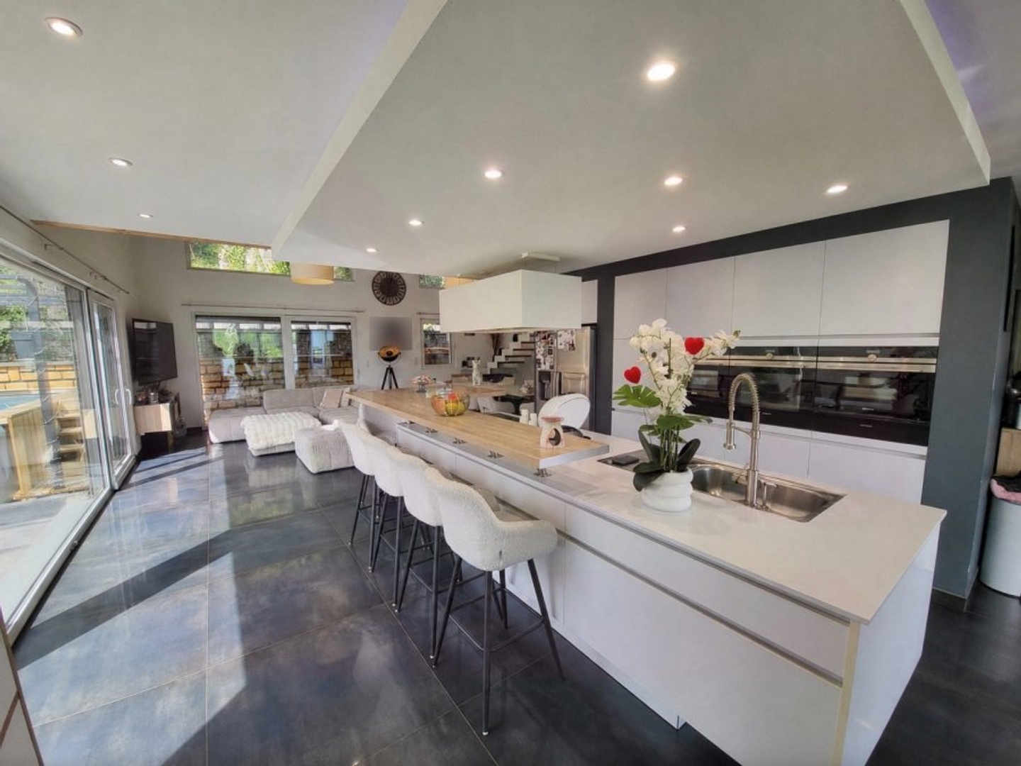 Maison 10 pièces 300 m²