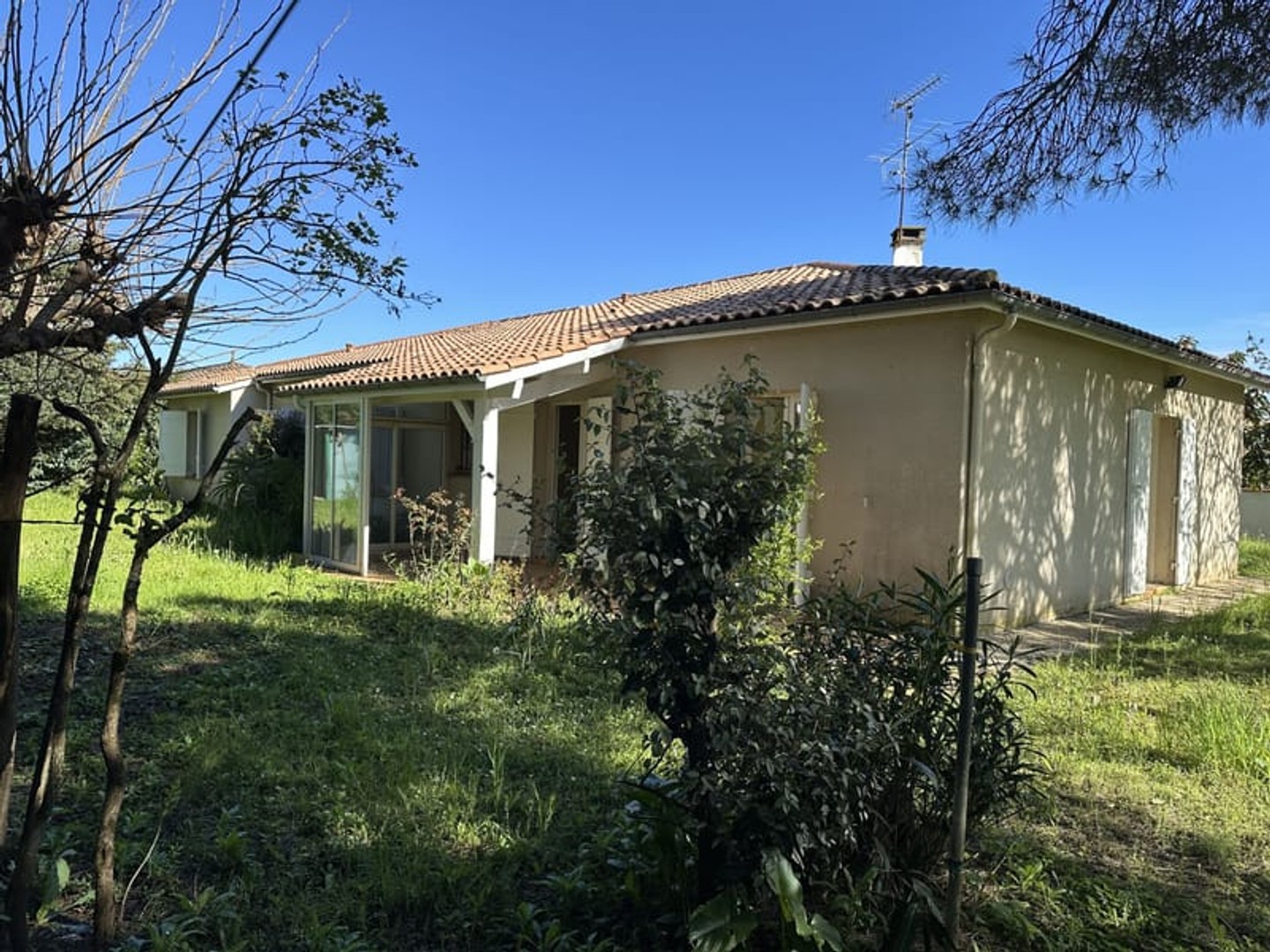MARMANDE quartier résidentiel, grands volumes avec jardin et garage