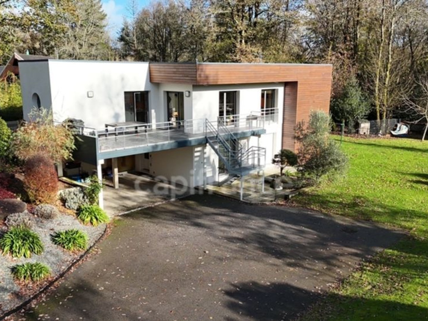 EXCLUSIVITÉ - A 5 minutes de Carhaix-Plouguer - PRESTATIONS HAUT DE GAMME - Magnifique Maison à vendre 7 pièces (22) DPE C