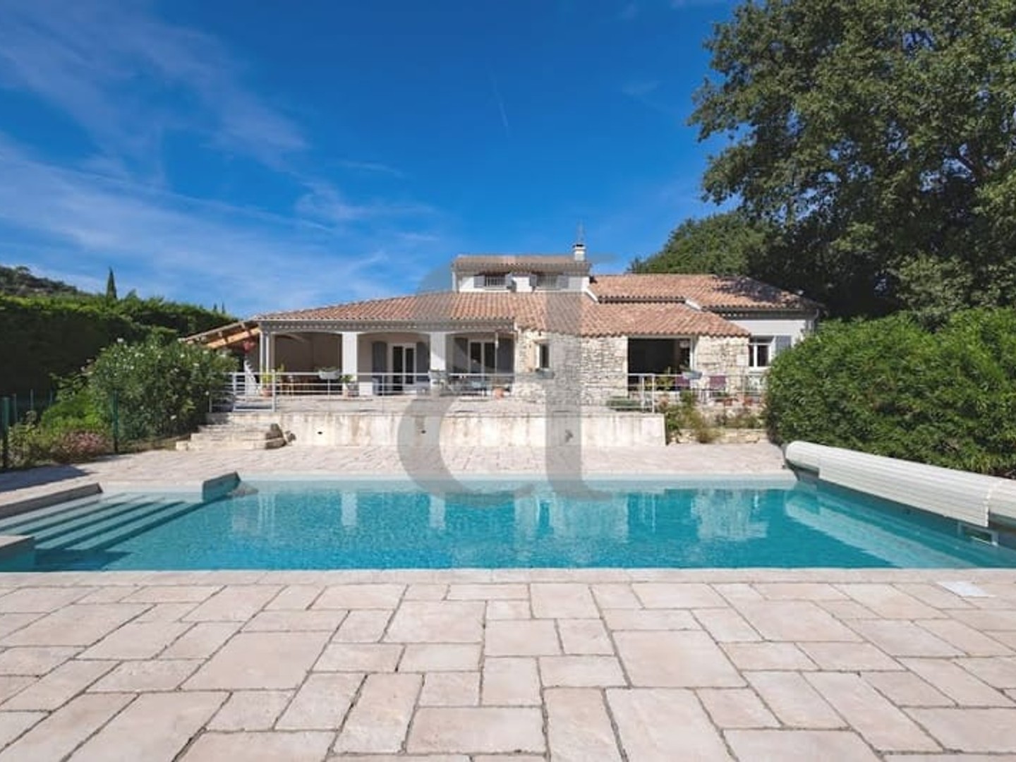 Villa 7 pièces 270 m²