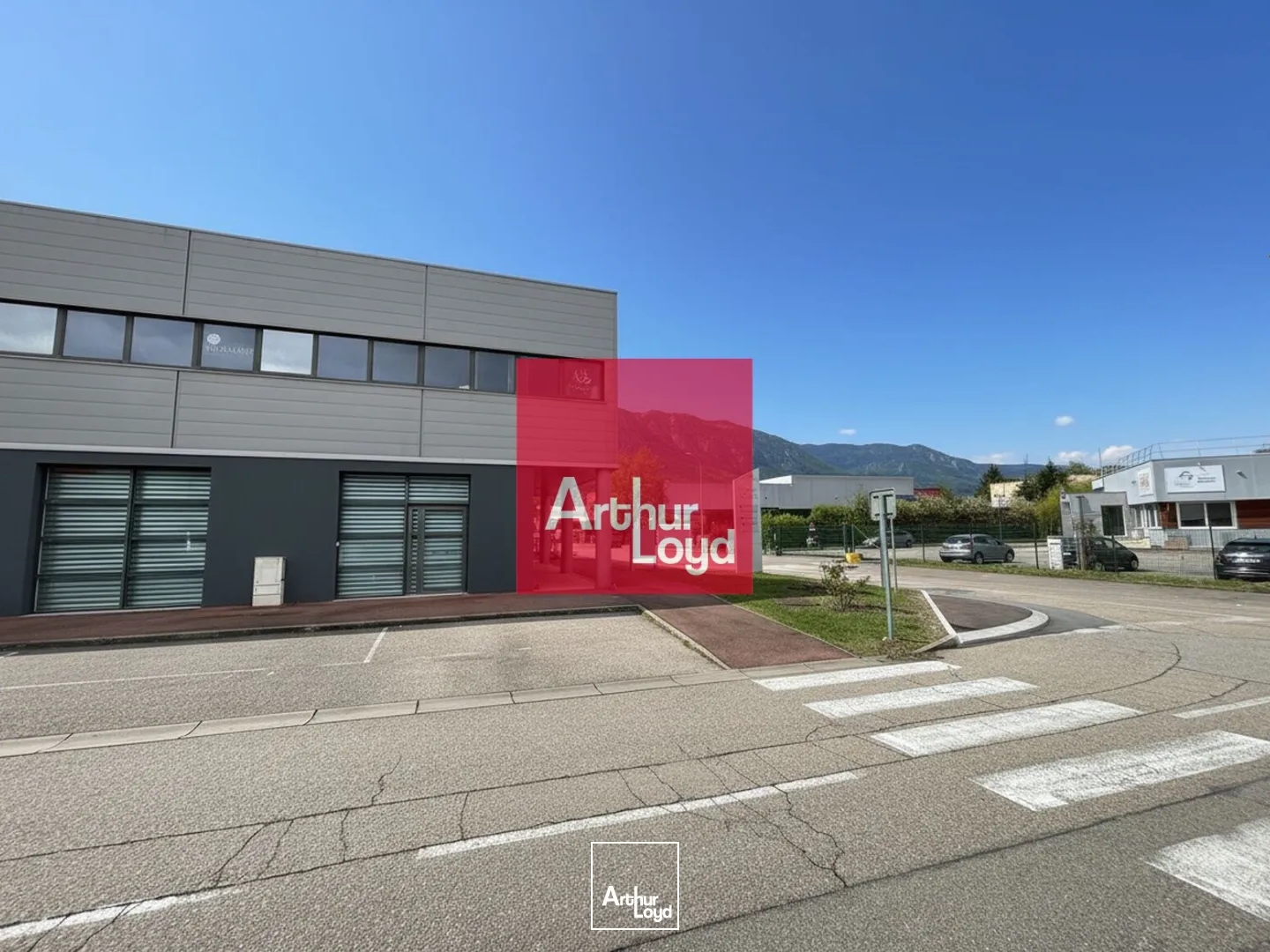 Bureaux à vendre Montbonnot parking ascenseur normes ERP PMR
