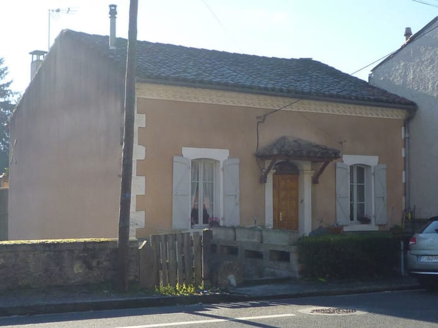 SAINT MARTORY Jolie maison composée de deux appartements avec jardin