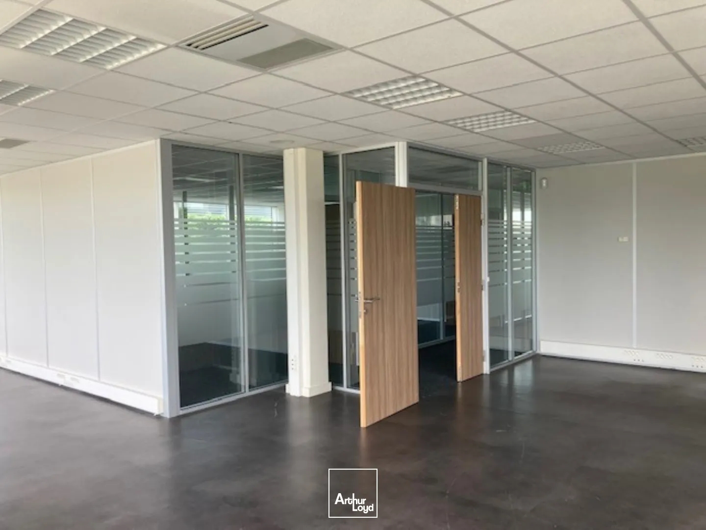 Bureaux à vendre - 6 pièces - 2872m2 - Vélizy-Villacoublay (78140)