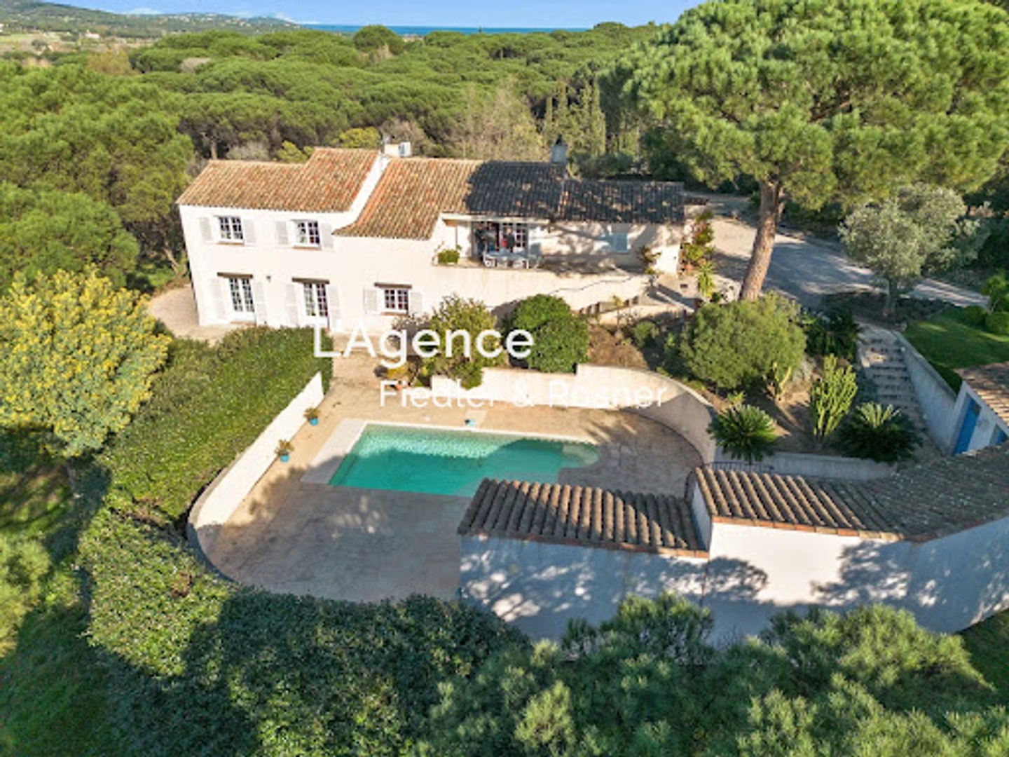 Villa 7 pièces 245 m²
