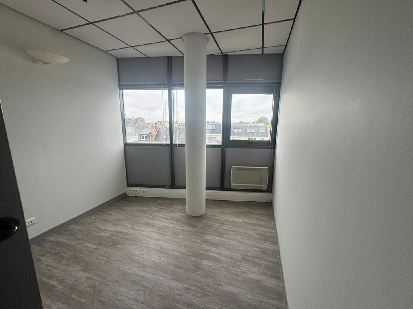 Bureaux à vendre - 77m2 - Tours (37000)