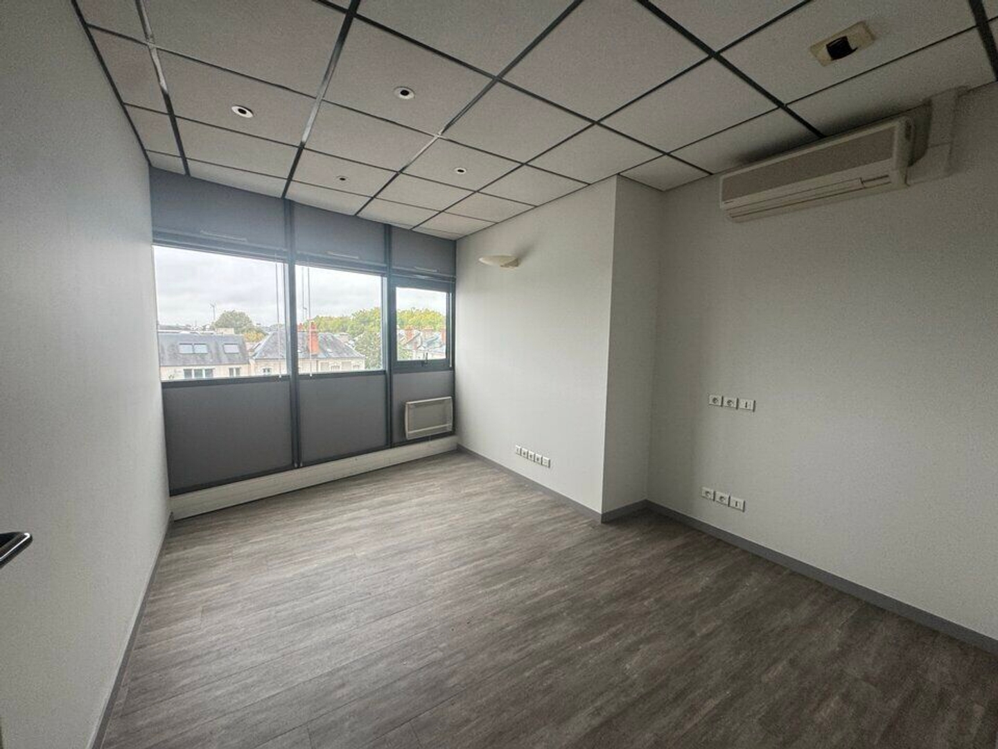 Bureaux à vendre - 77m2 - Tours (37000)