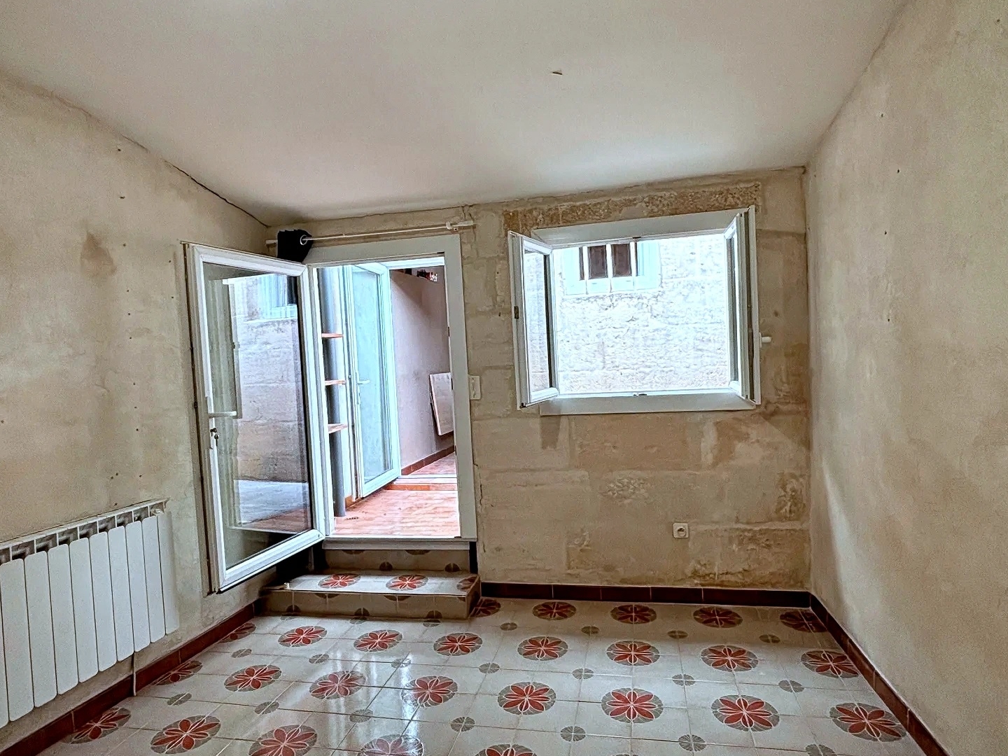 Maison à vendre - 2 pièces - 115m2 - Beaucaire (30300)