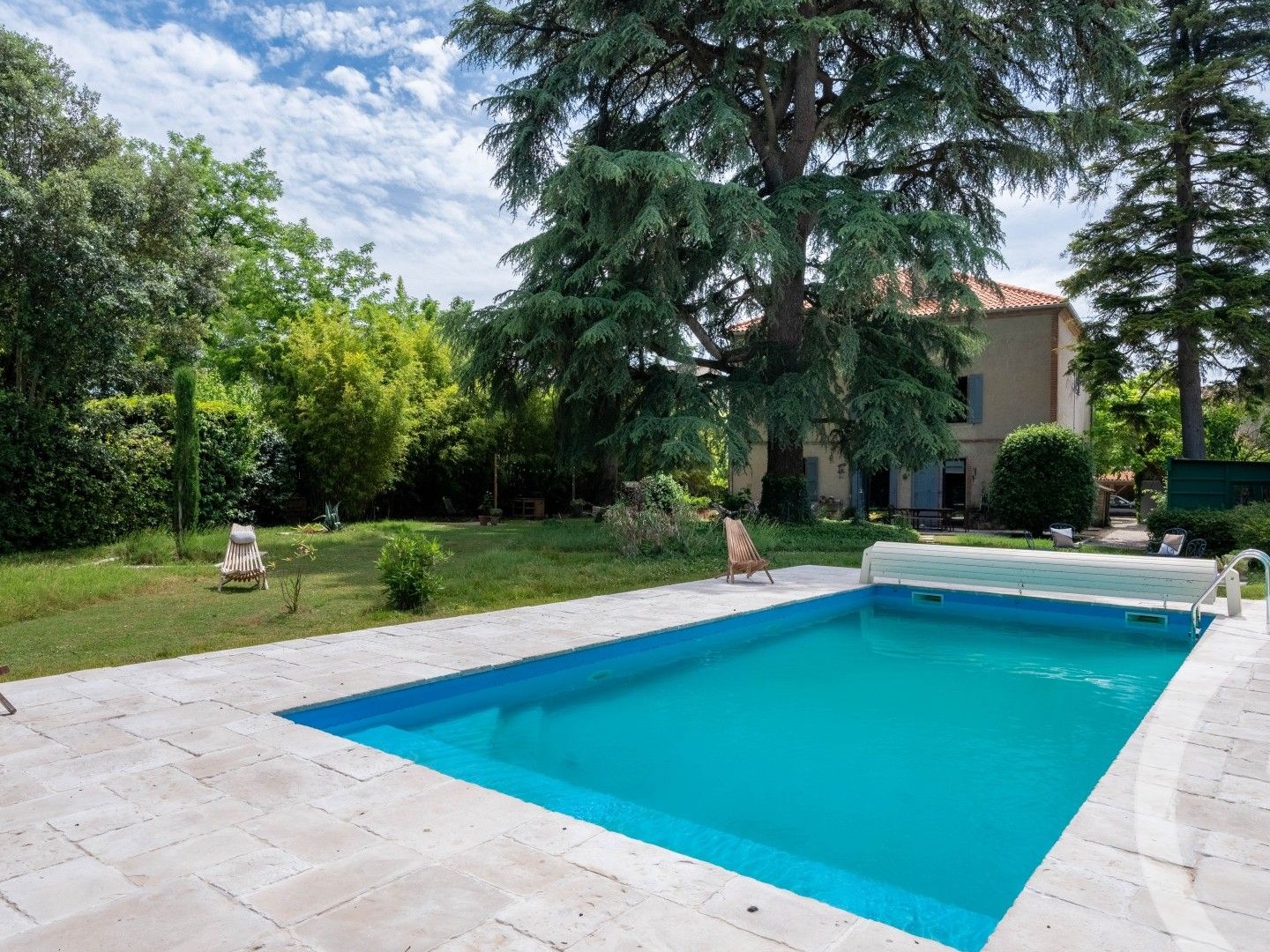 Maison 11 pièces 358 m²