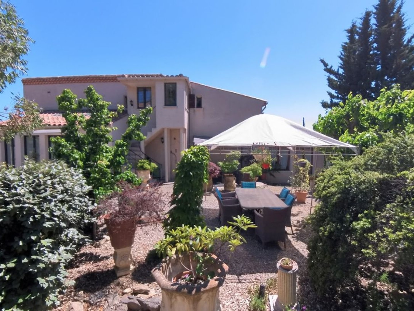 Spacieuse villa et appartement (240 m²) à Cesseras