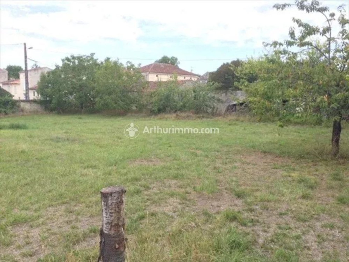 Terrain à vendre - 1744m2 - Matha (17160)
