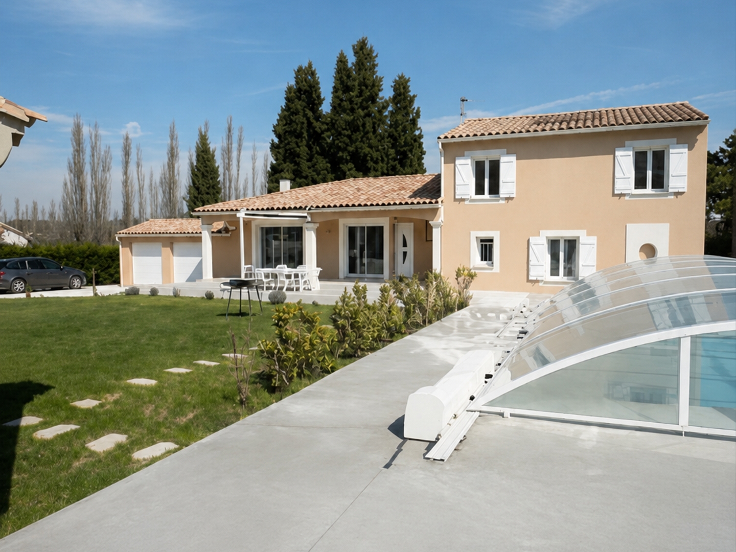 EXCLUSIVITÉ - SAINT PAUL TROIS CHATEAUX - MAISON 180 M2 HABITABLES - 5 CHAMBRES - PISCINE - GARAGE - TERRAIN 1
