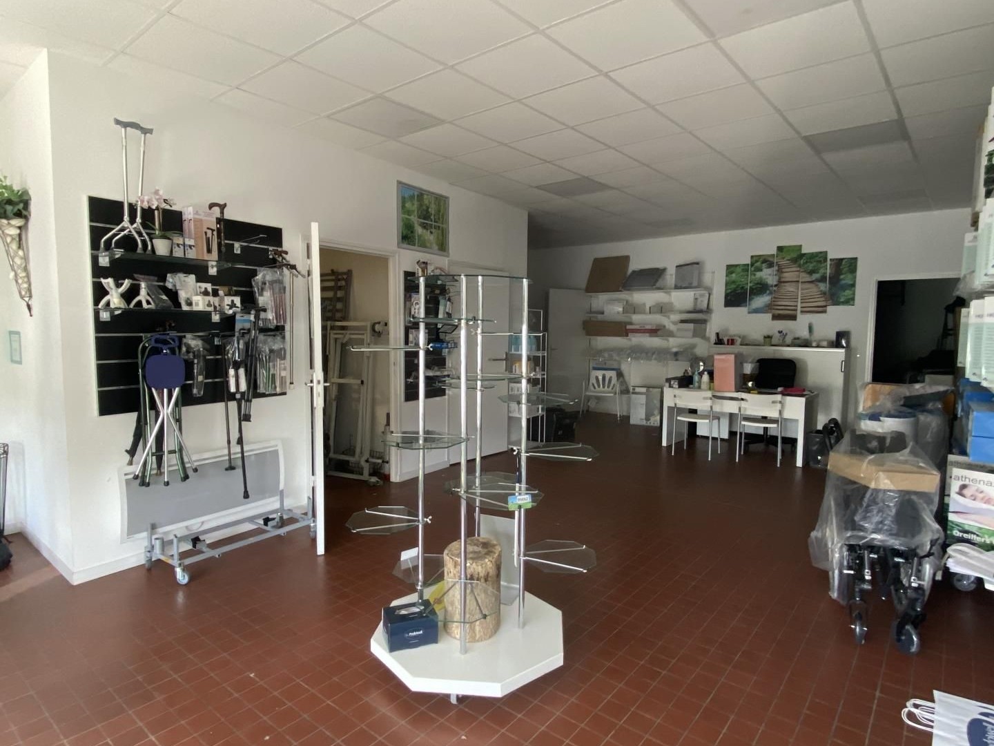 Local 1 pièce 110 m²