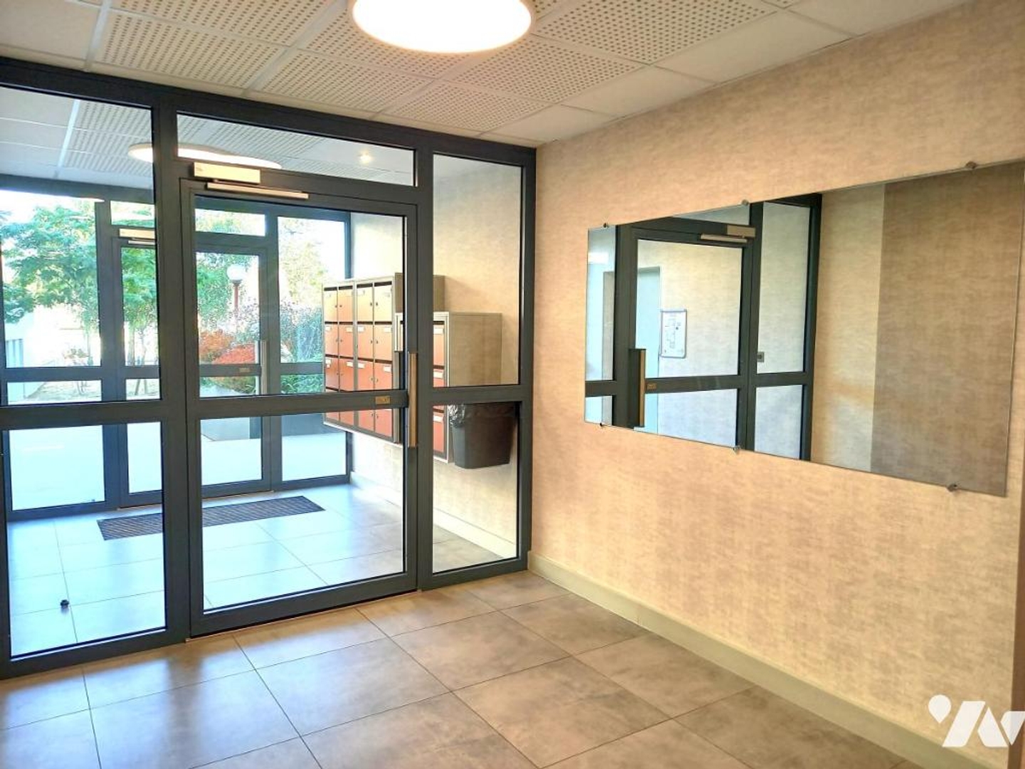 Appartement à vendre - 3 pièces - 70m2 - Saint-Cyr-Sur-Loire (37540)