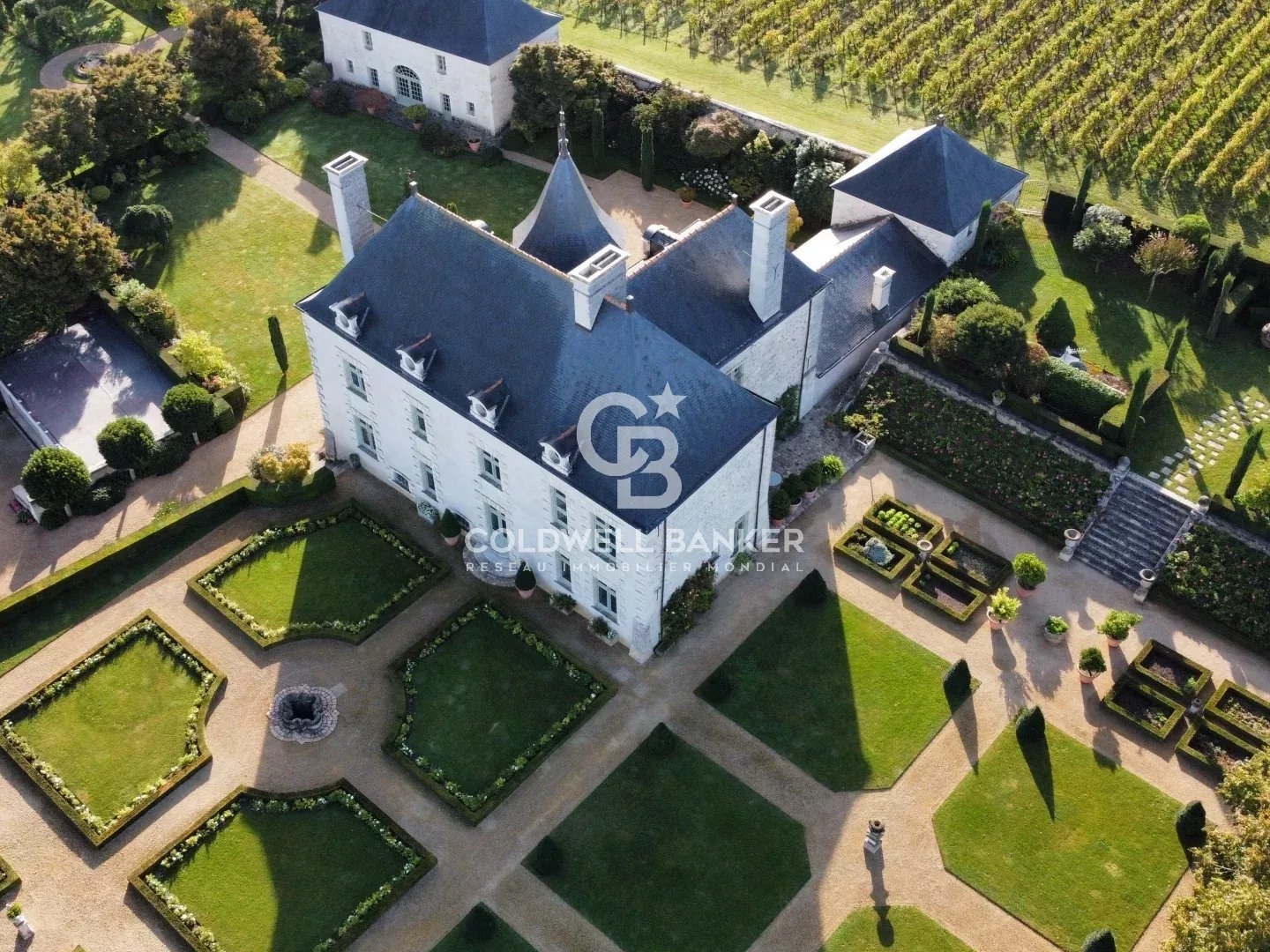 MANOIR & VIGNOBLE AOC CLOS SAUMUR