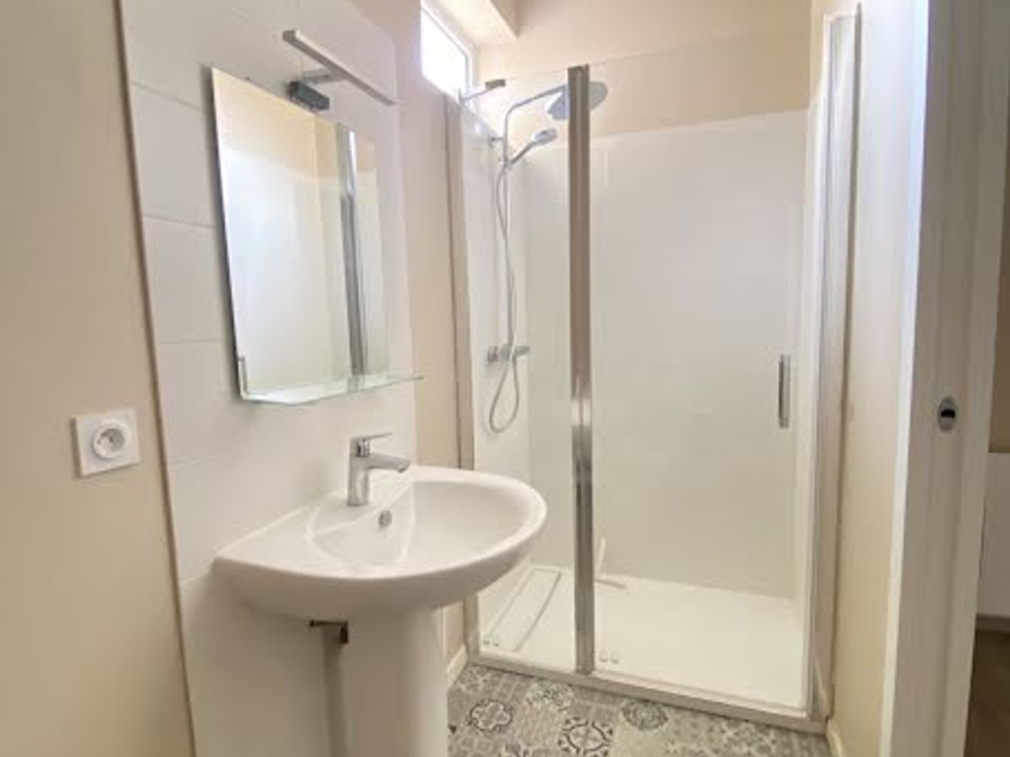 Parking / garage / box à vendre - 49m2 - Saumur (49400)