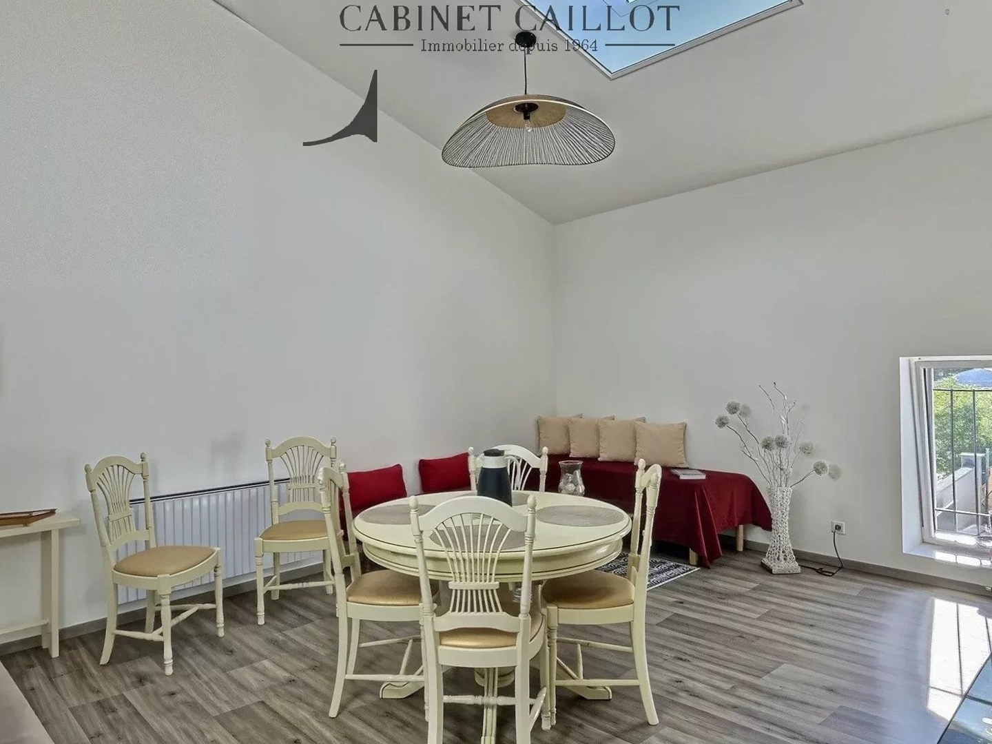 Maison à vendre - 7 pièces - 227m2 - Brives-Sur-Charente (17800)