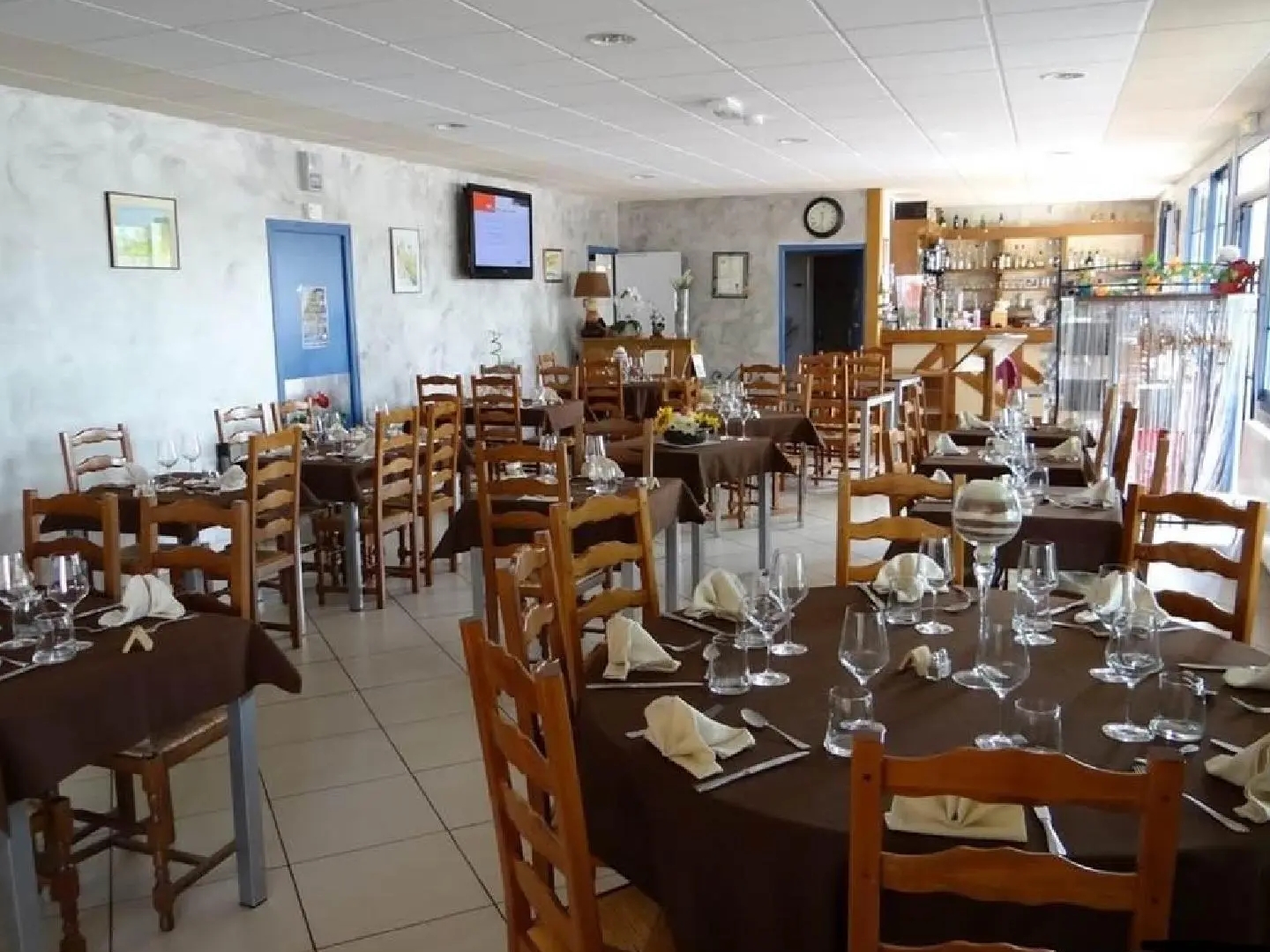 Magasin à vendre - 3 pièces - 352m2 - Bannes (52360)