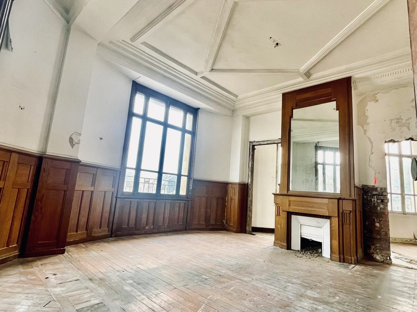 Local professionnel 308 m²