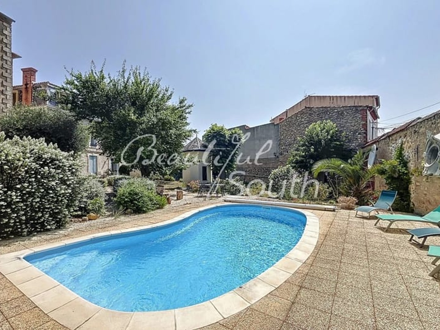 ELEGANTE MAISON DE MAITRE AVEC PISCINE, CORBIERES