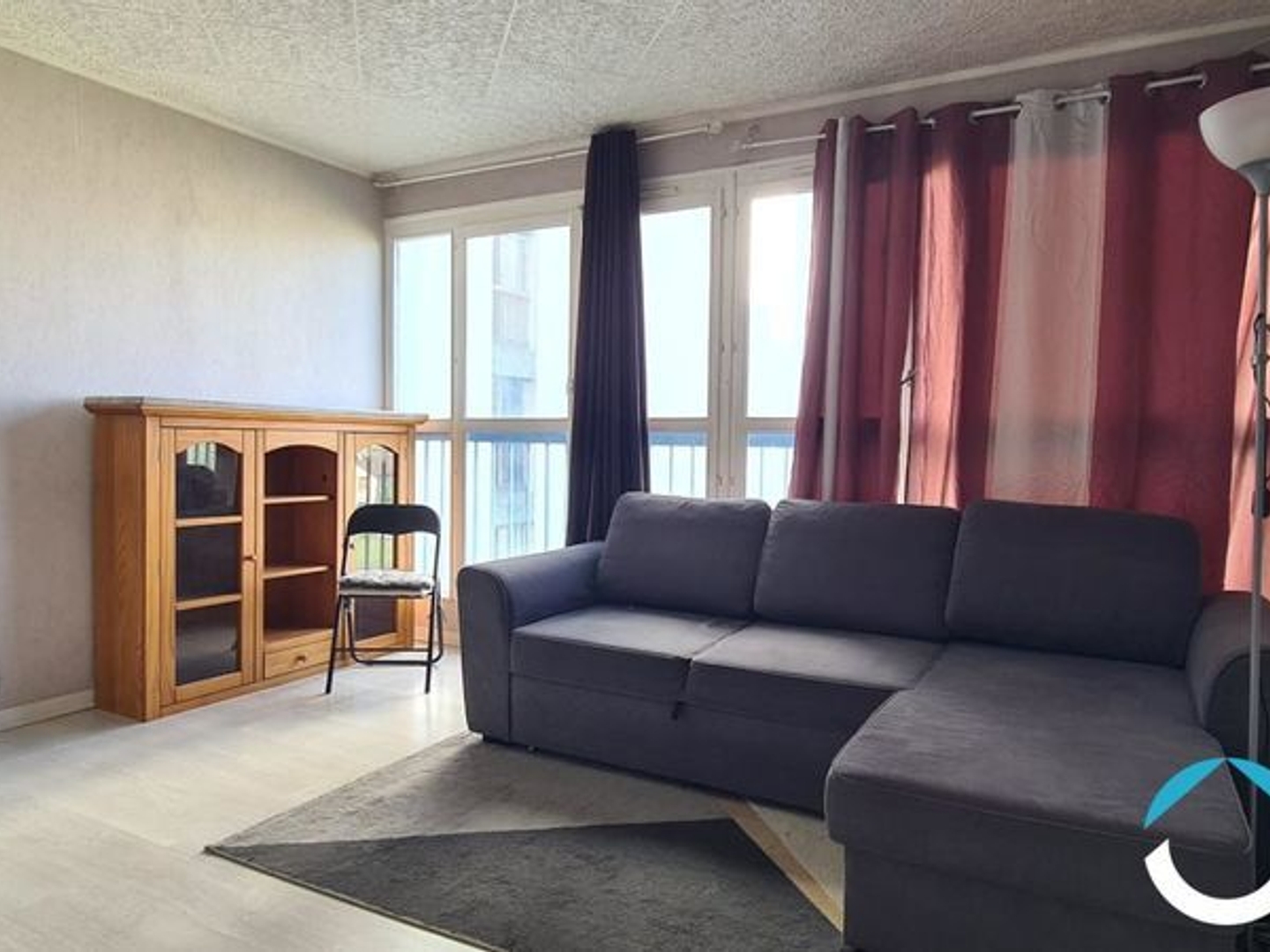 À VENDRE - Grand T2 lumineux avec parking, cave