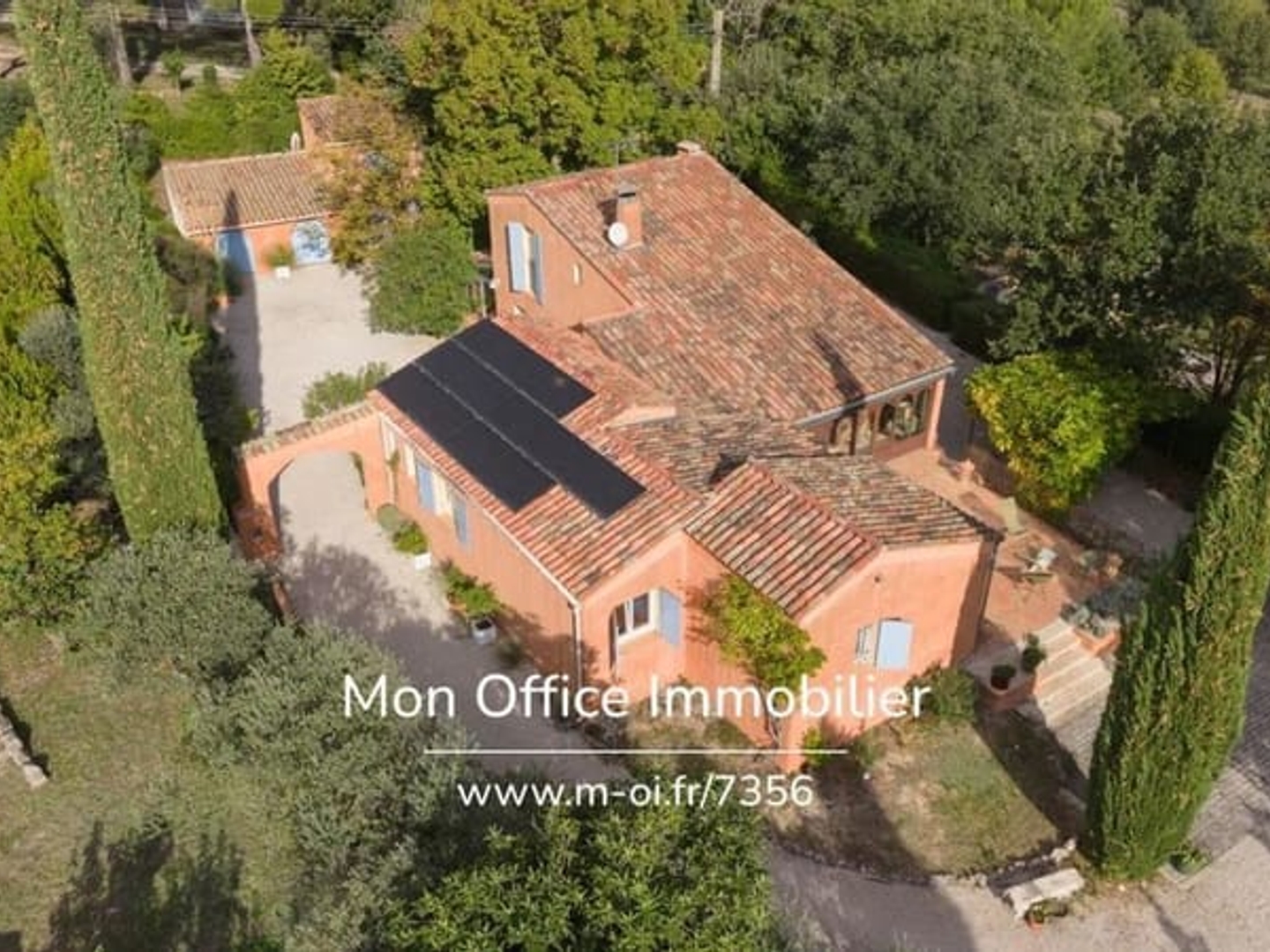 Référence : 7356-MAC - Maison 7 pièces avec piscine, dépendance et garage